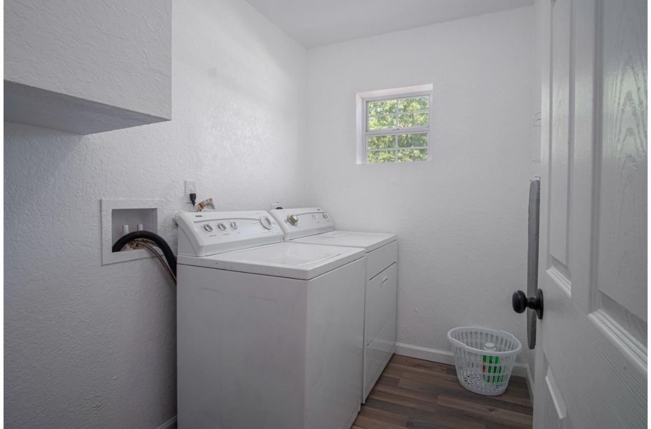 Hébergement de vacances Charming 4br2ba Only 5 Mins Downtown Riverwalk *