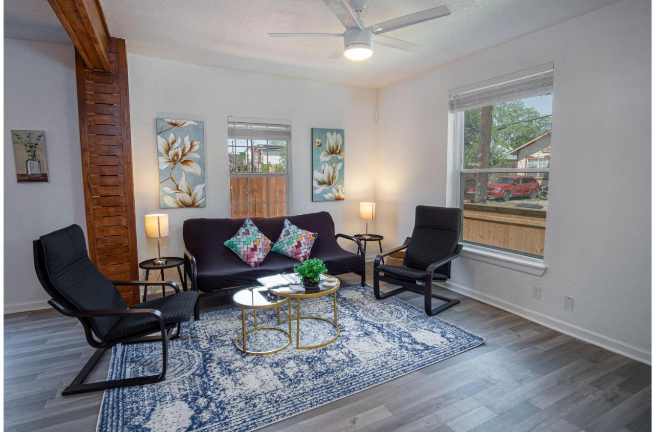 Charming 4br2ba Only 5 Mins Downtown Riverwalk Hébergement de vacances