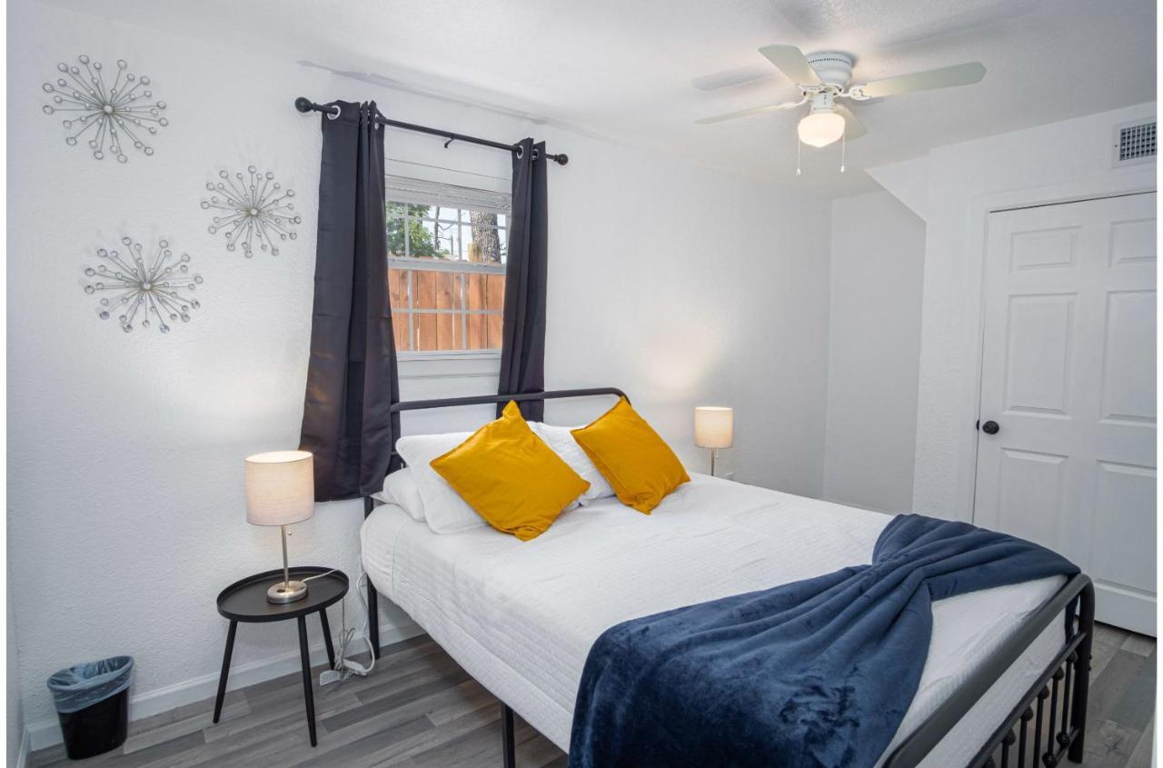 Hébergement de vacances Charming 4br2ba Only 5 Mins Downtown Riverwalk