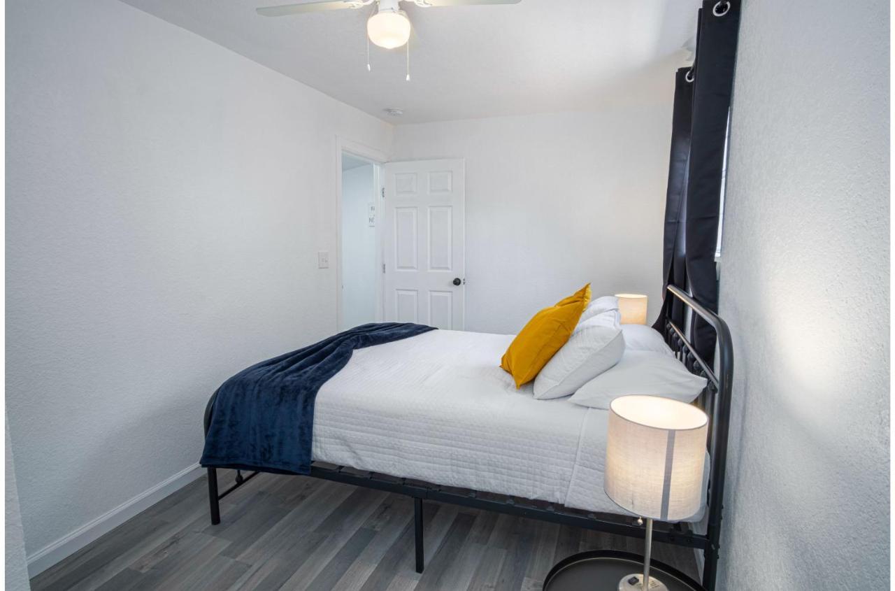 Charming 4br2ba Only 5 Mins Downtown Riverwalk Hébergement de vacances *