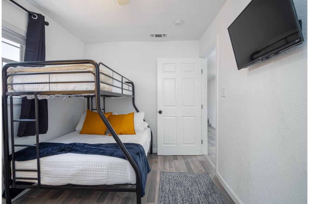 Charming 4br2ba Only 5 Mins Downtown Riverwalk Hébergement de vacances San Antonio